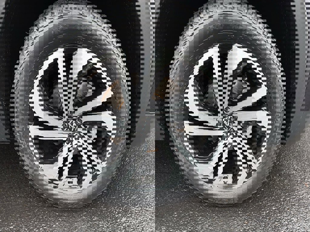 Used 2022 Volkswagen Atlas Cross Sport SEL image 11