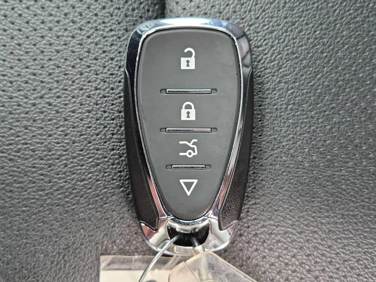 Used 2025 Chevrolet Traverse LT AWD/4WD image 35