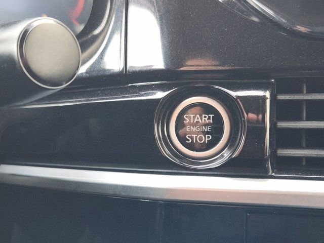 Used 2024 Nissan Pathfinder Platinum w/ Cargo Package image 8