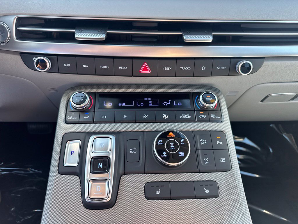 Used 2025 Hyundai Palisade SEL AWD/4WD image 16