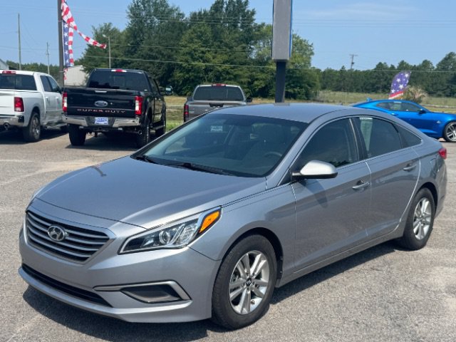 Used 2017 Hyundai Sonata ECO FWD image 2