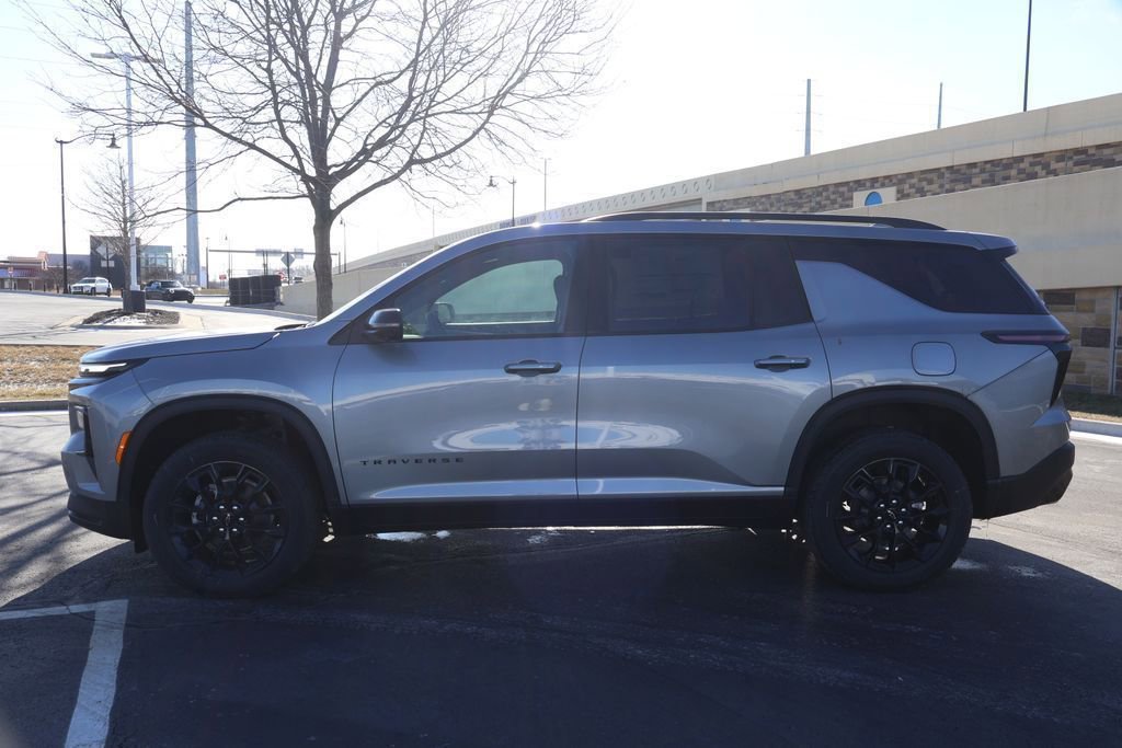 New 2026 Chevrolet Traverse LT w/ Midnight/Sport Edition FWD image 4