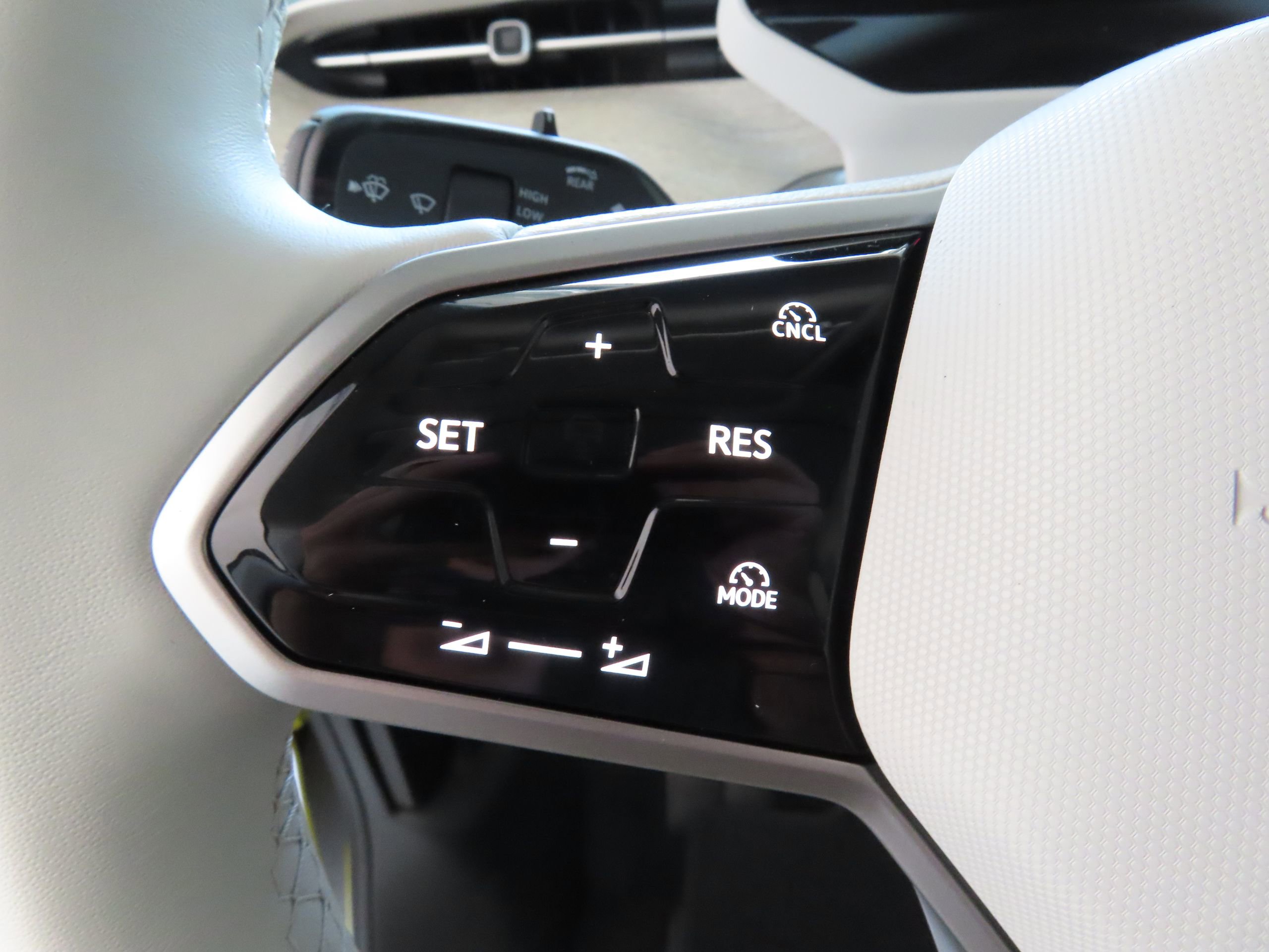 New 2025 Volkswagen ID. Buzz 1st Edition image 14