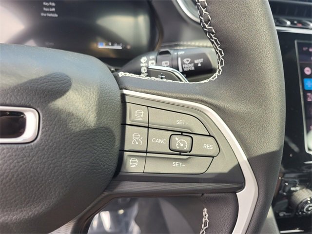 New 2025 Jeep Grand Cherokee Altitude image 32