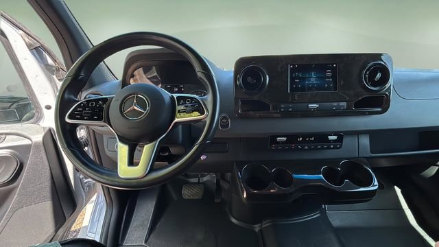 Used 2021 Mercedes-Benz Sprinter 2500 image 12