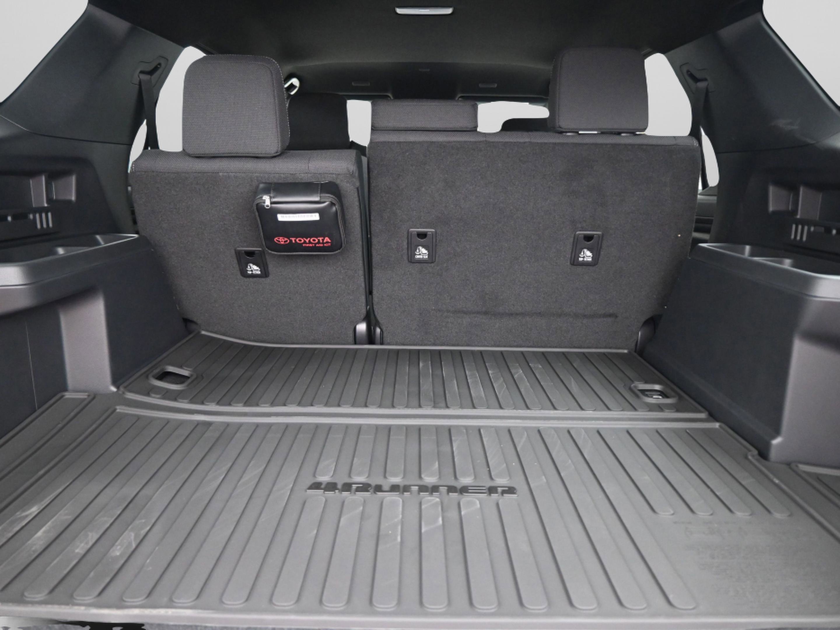 Used 2025 Toyota 4Runner 4WD image 32