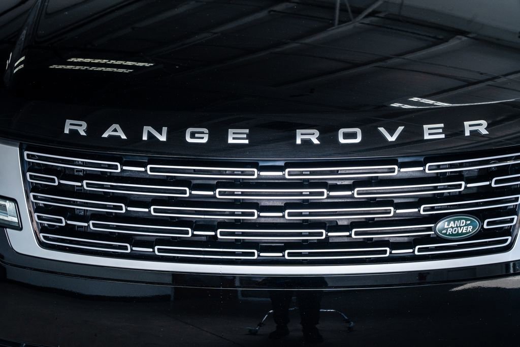 Used 2025 Land Rover Range Rover Autobiography image 16