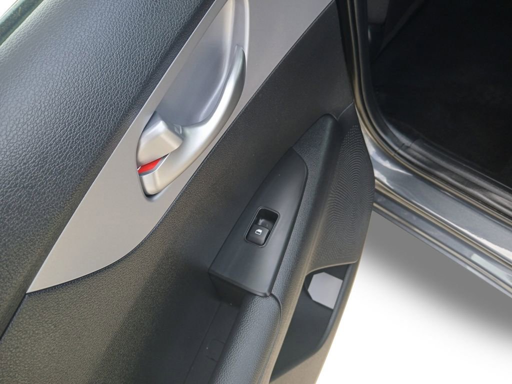 Used 2024 Kia Forte LXS FWD image 11