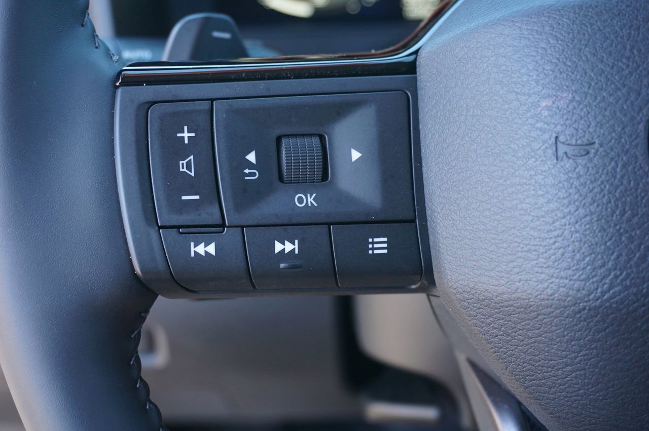 Certified 2025 Nissan Rogue Platinum w/ Platinum Premium Package image 26