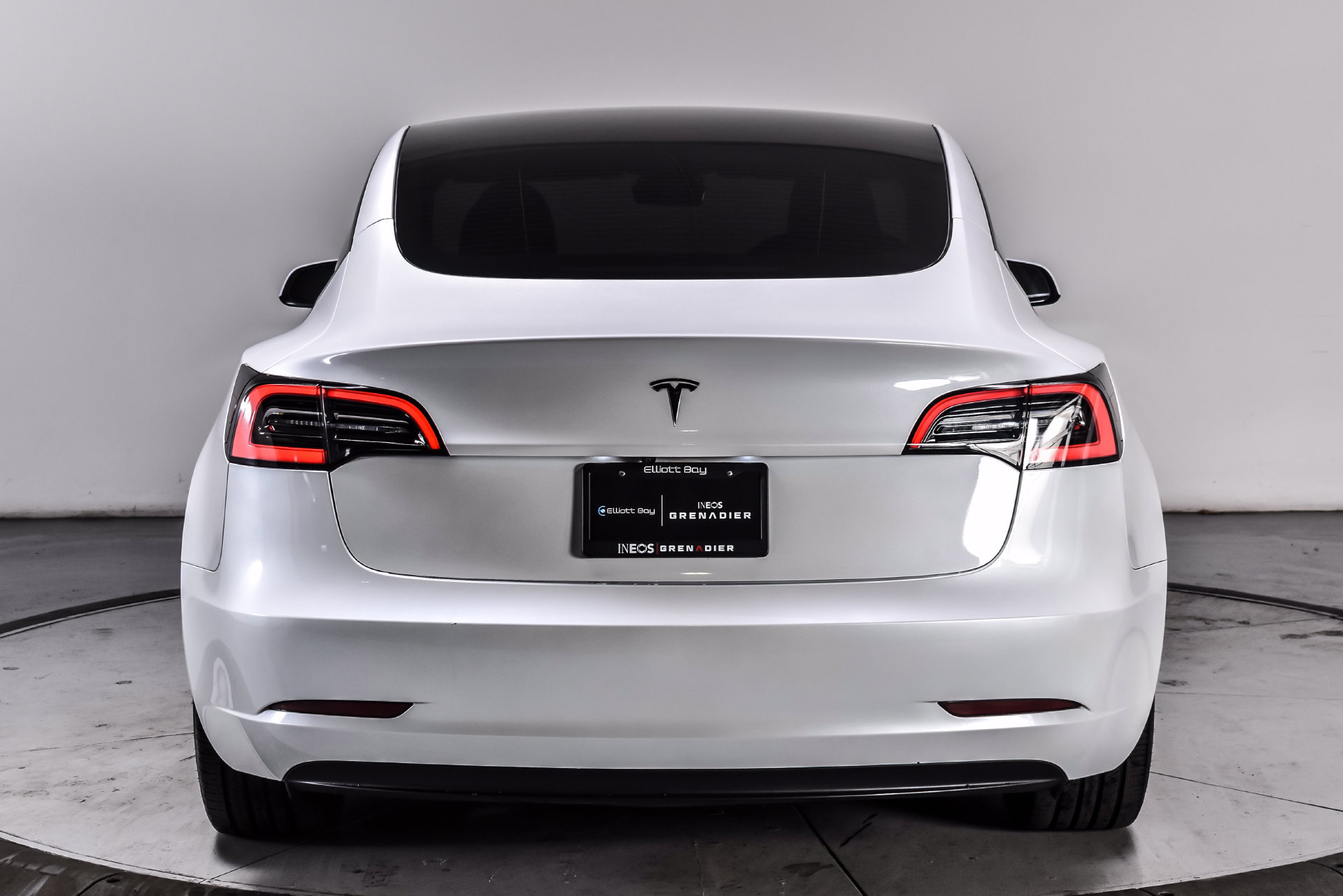 Used 2023 Tesla Model 3 Standard Range RWD image 5