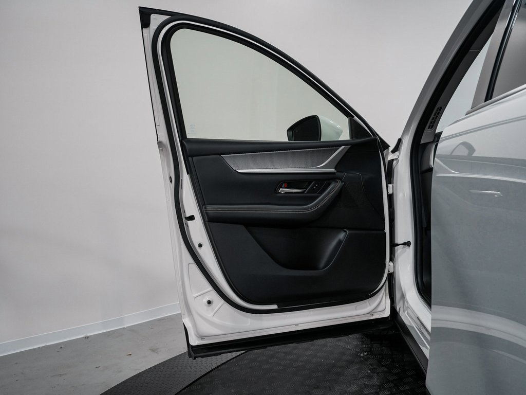 Used 2024 MAZDA CX-90 3.3 Turbo w/ Preferred Plus image 10