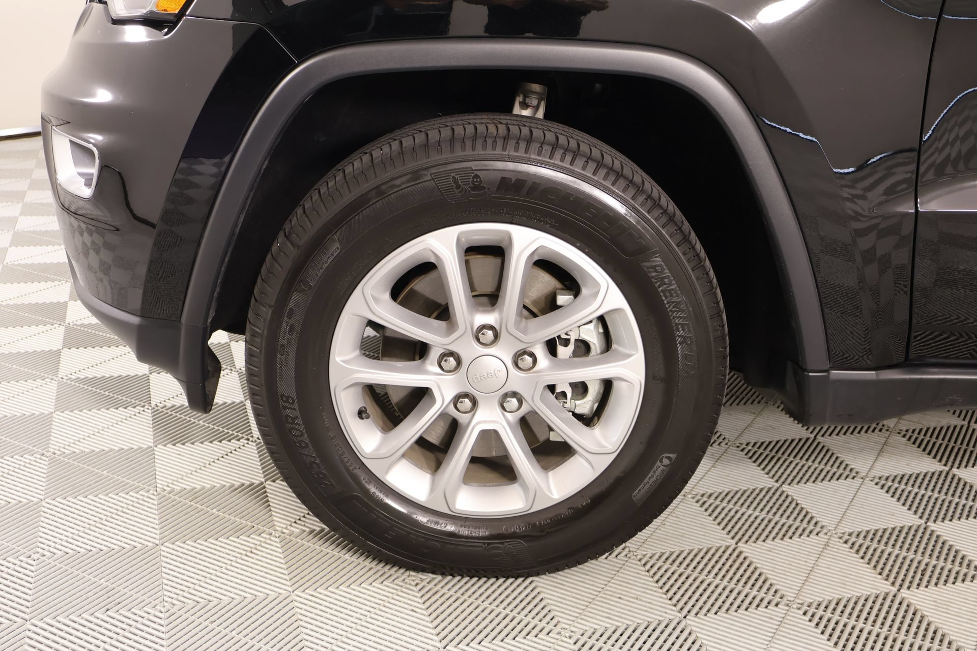 Used 2021 Jeep Grand Cherokee Laredo X AWD/4WD image 18