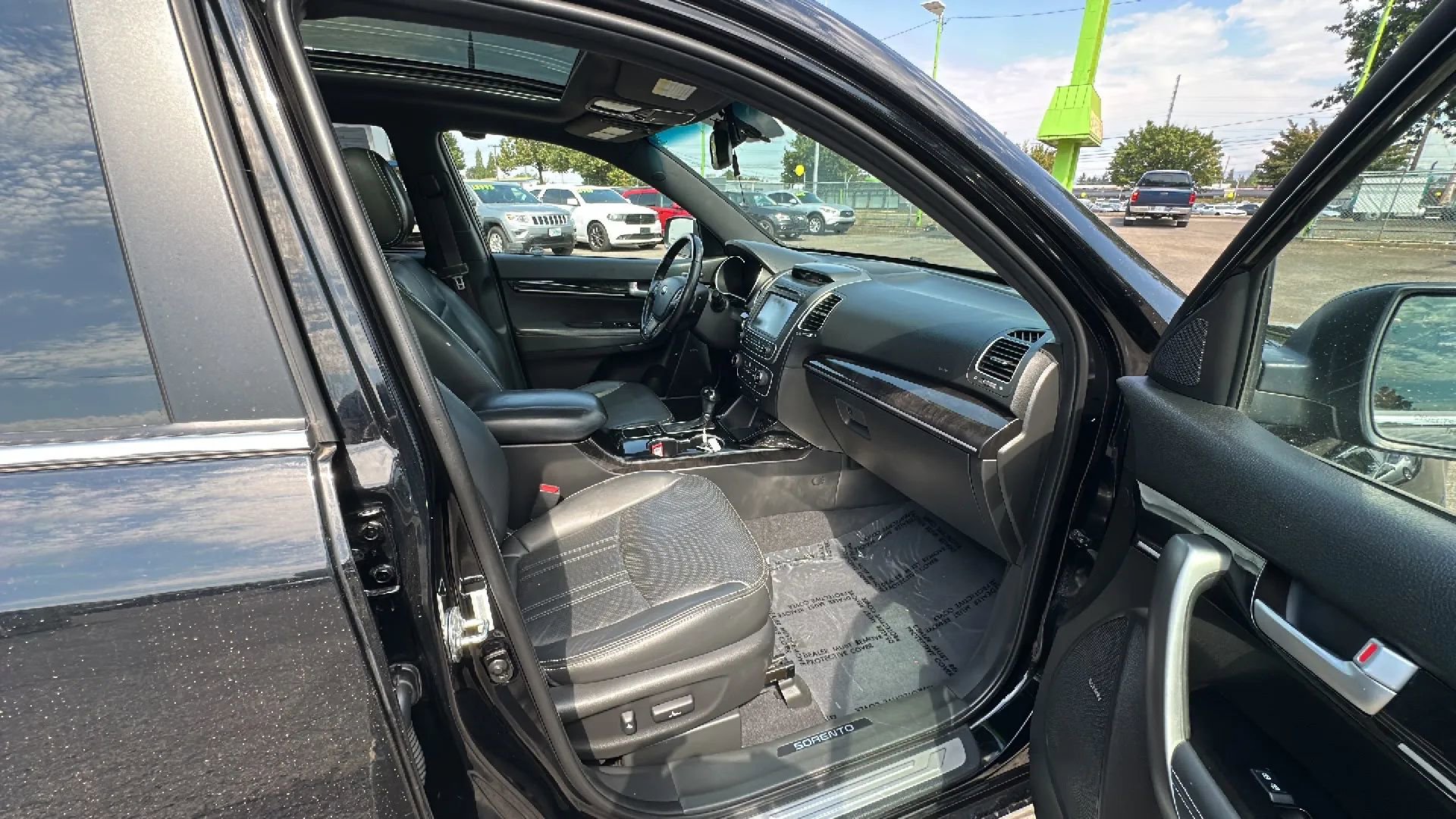 Used 2015 Kia Sorento SX image 14