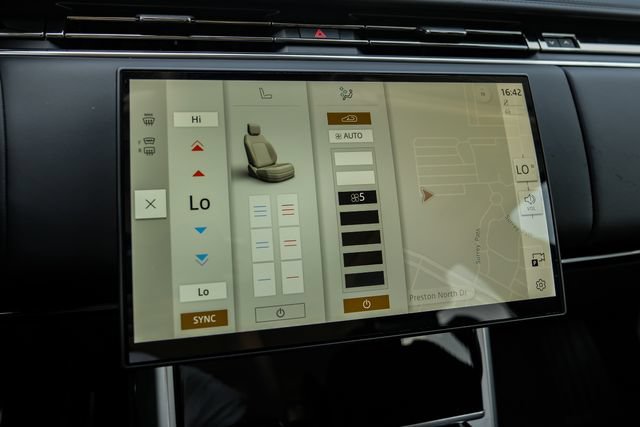 New 2026 Land Rover Range Rover SE AWD/4WD image 37