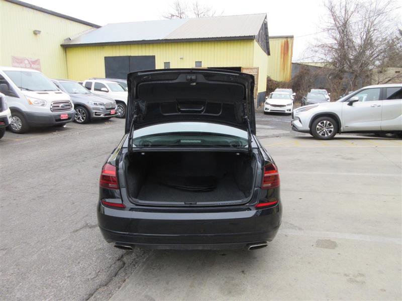 Used 2018 Volkswagen Passat 3.6 image 5