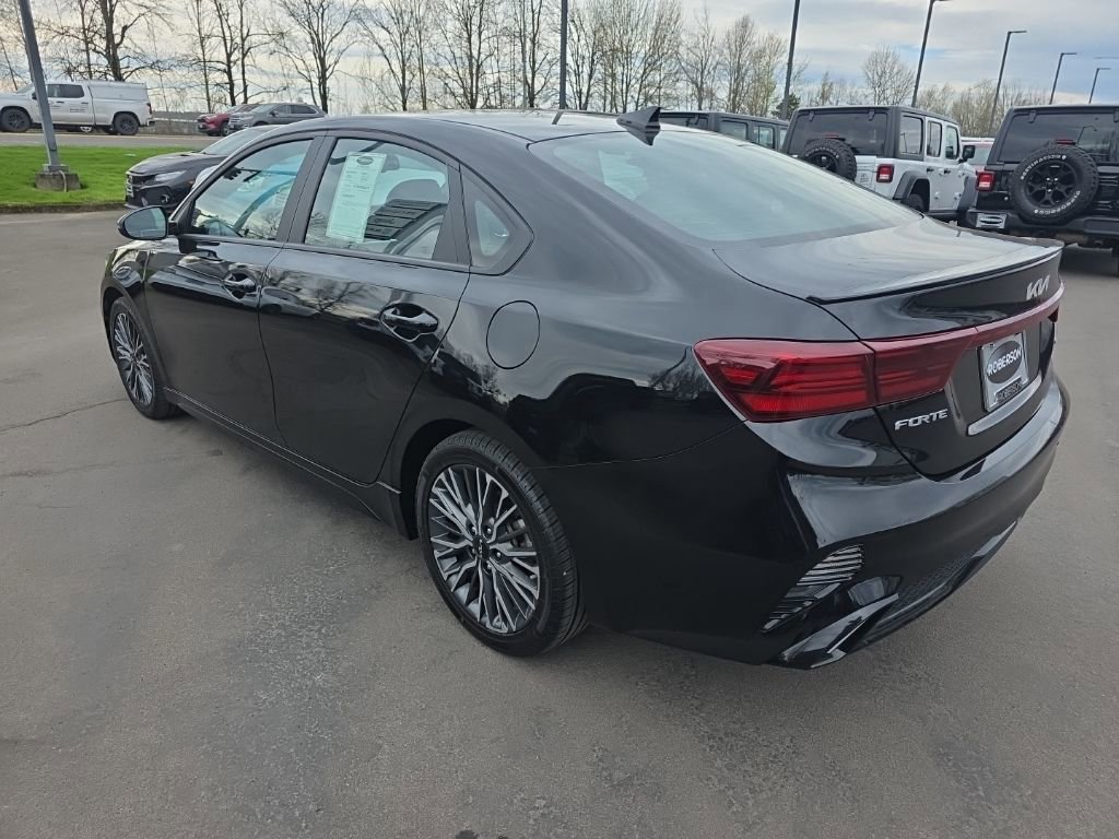 Used 2022 Kia Forte GT-Line w/ GT-Line Premium Package FWD image 3