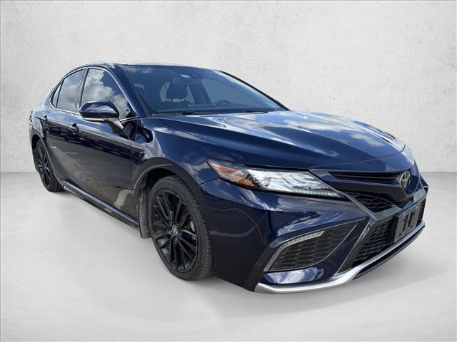 Used 2022 Toyota Camry XSE FWD image 3