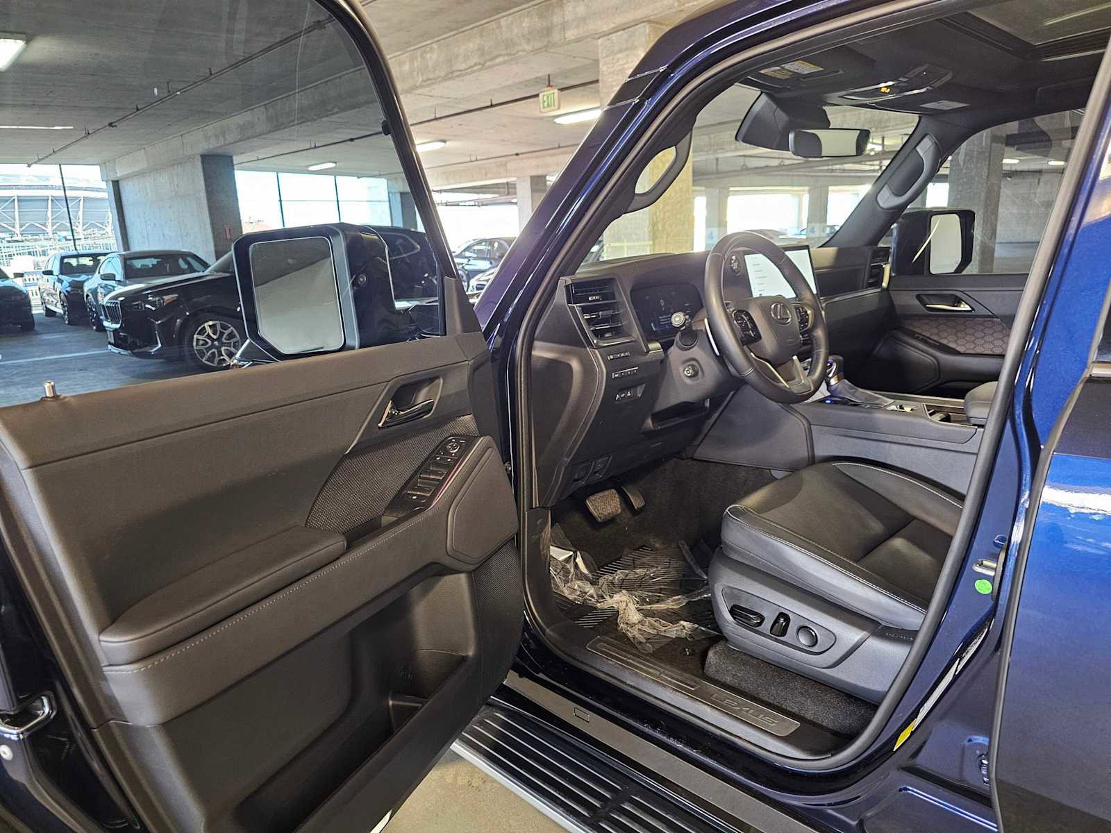 Used 2024 Lexus GX 550 w/ Accessory Package (Z1) image 30