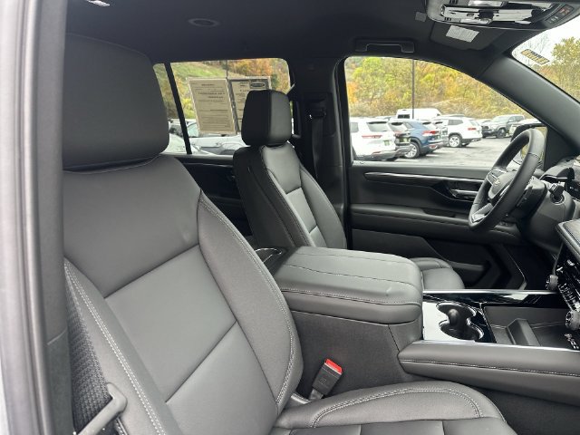 Used 2026 Chevrolet Tahoe LT w/ Comfort Package AWD/4WD image 38