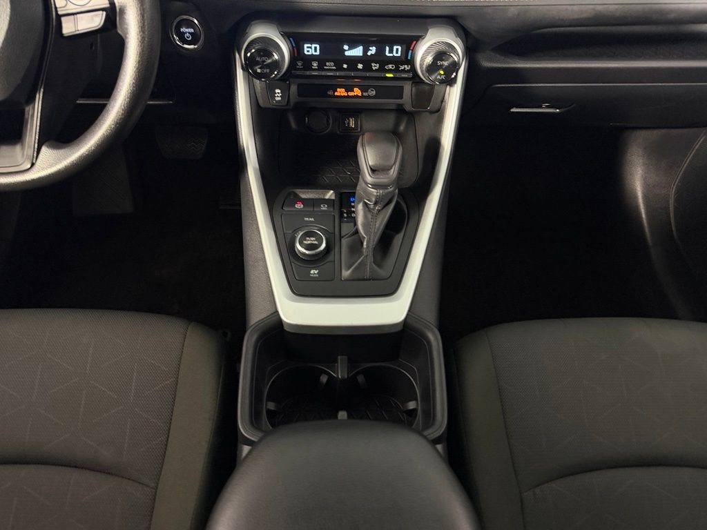 Used 2025 Toyota RAV4 XLE AWD/4WD image 16