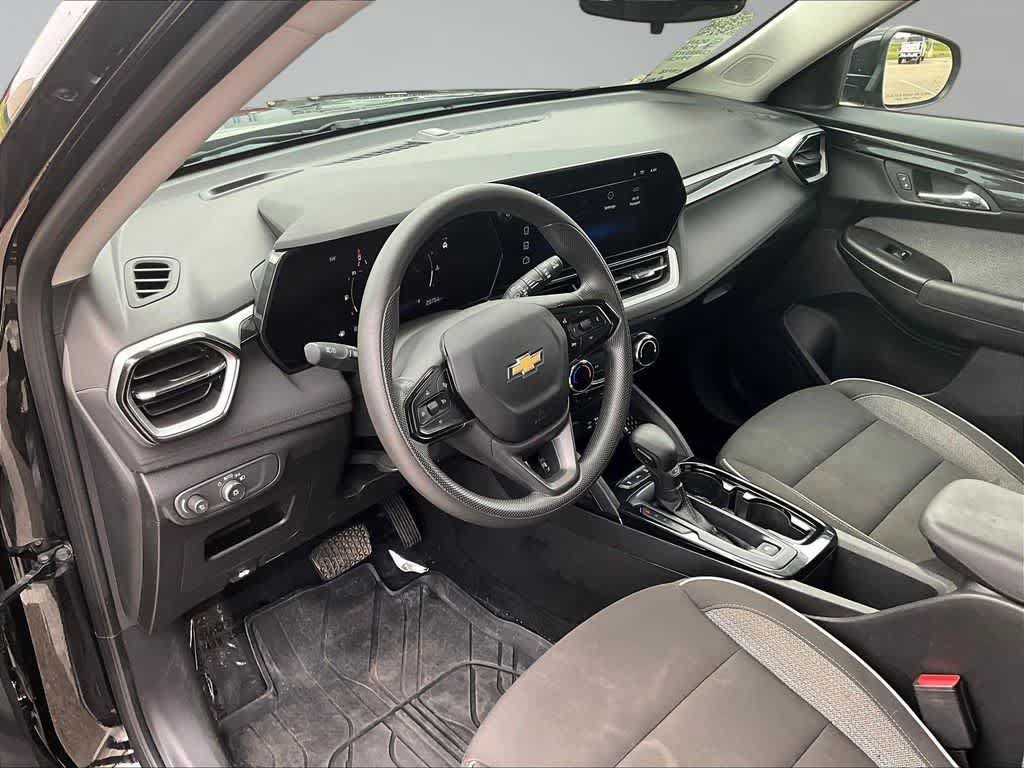 Used 2024 Chevrolet TrailBlazer LT w/ Driver Confidence Package AWD/4WD image 18