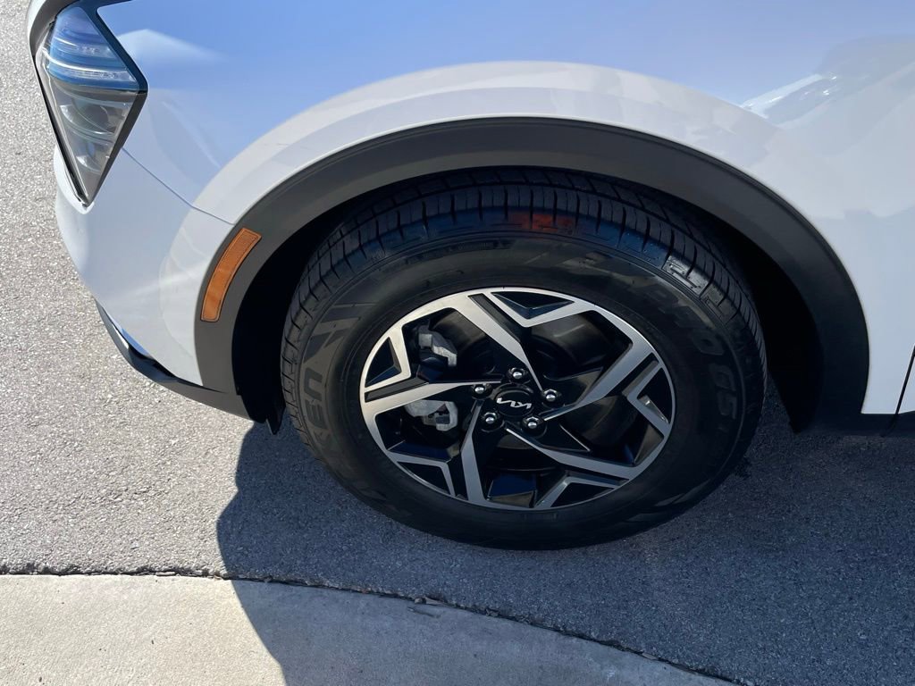Certified 2024 Kia Sportage LX image 33