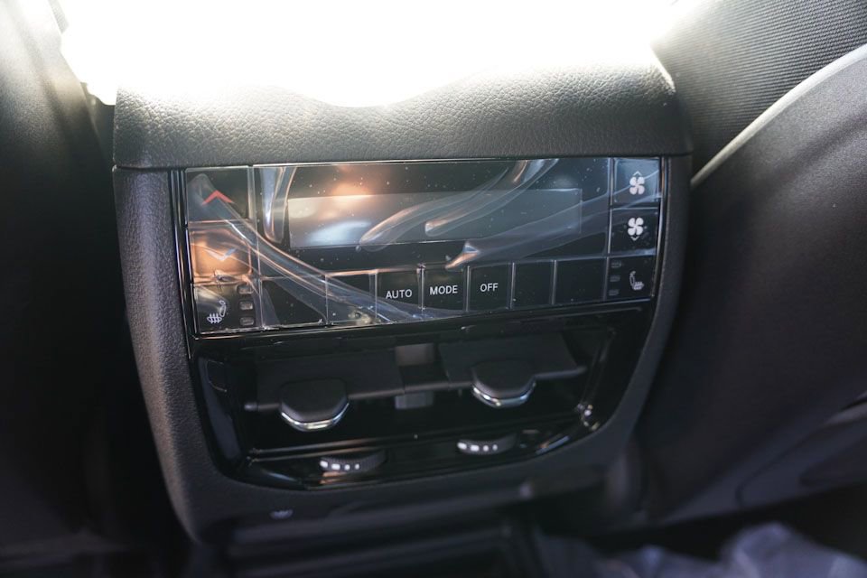 New 2025 Jeep Grand Cherokee L Limited w/ Trailer Tow Package image 13