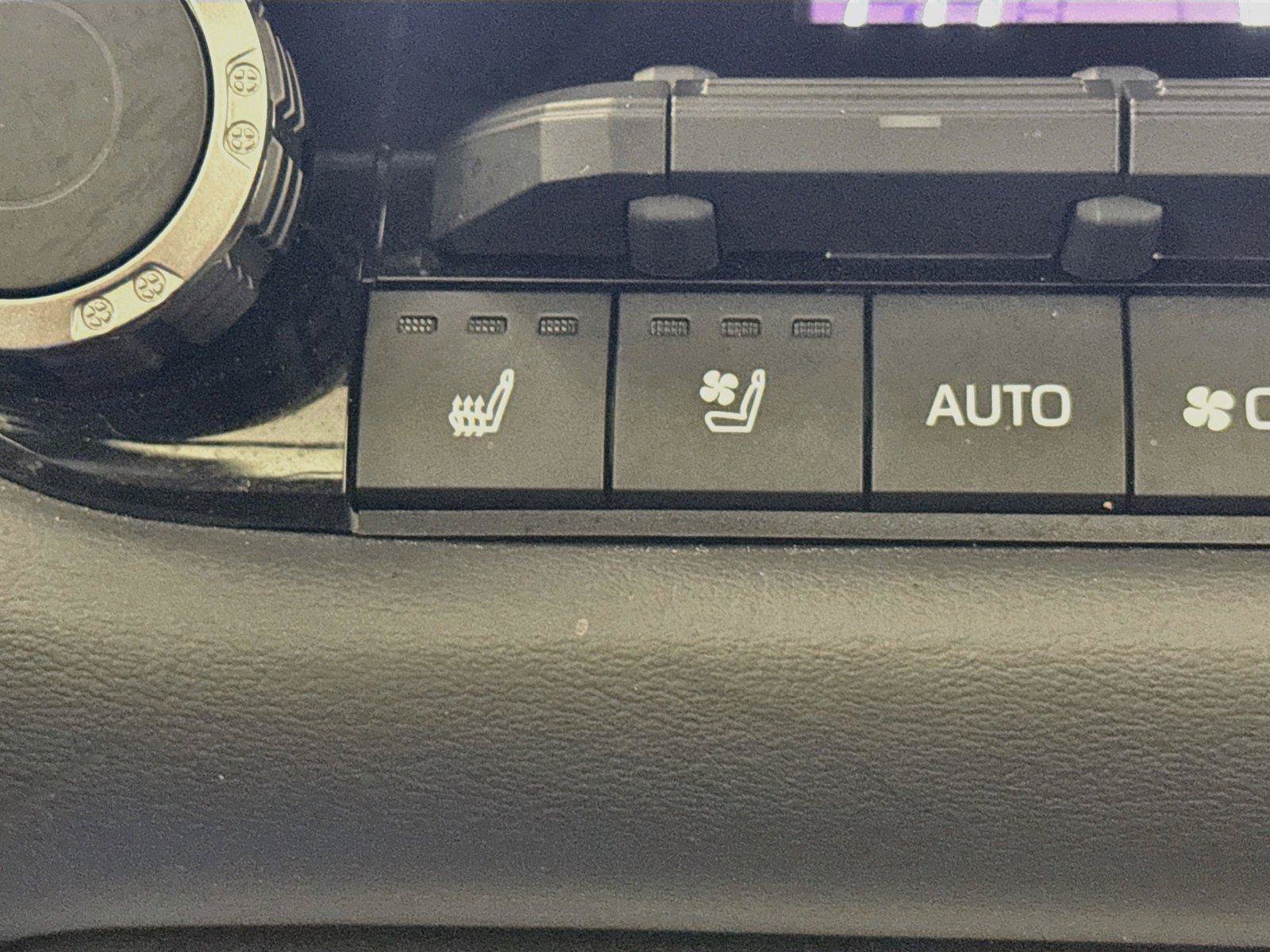 Certified 2025 Toyota Sequoia Platinum AWD/4WD image 8