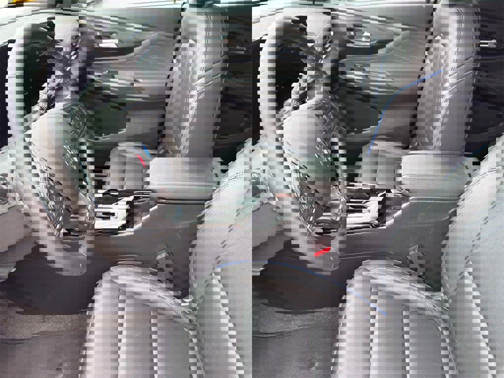 Used 2025 Buick Envista Sport Touring image 10