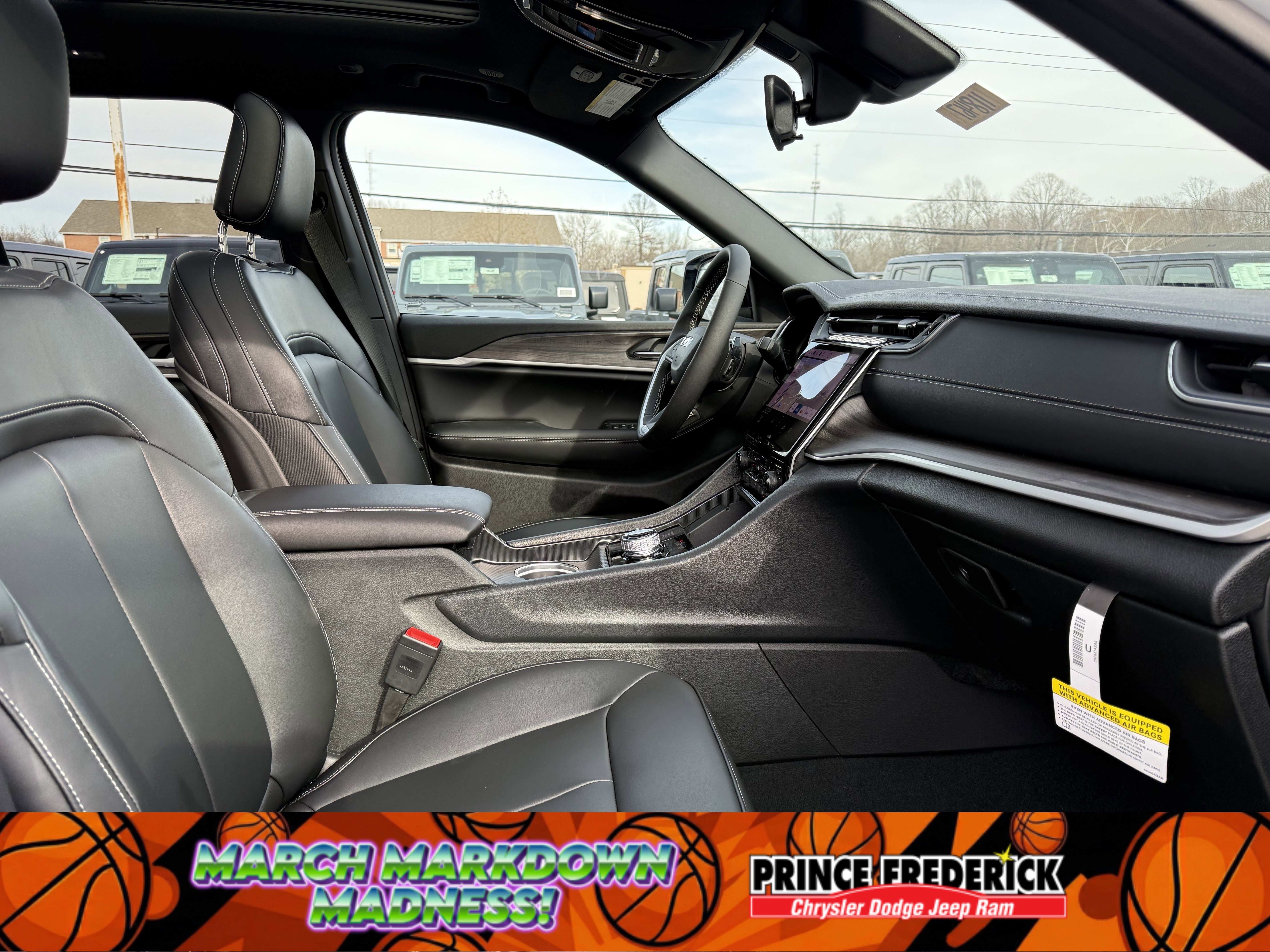 New 2025 Jeep Grand Cherokee Limited image 17