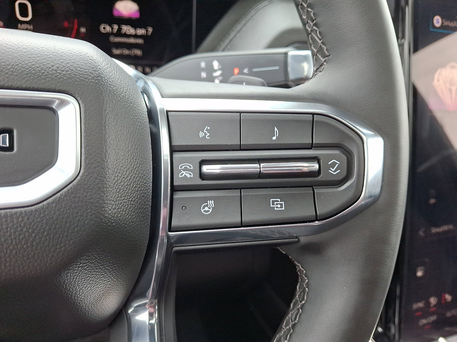 Used 2026 GMC Yukon XL Denali w/ Advanced Technology Package image 23