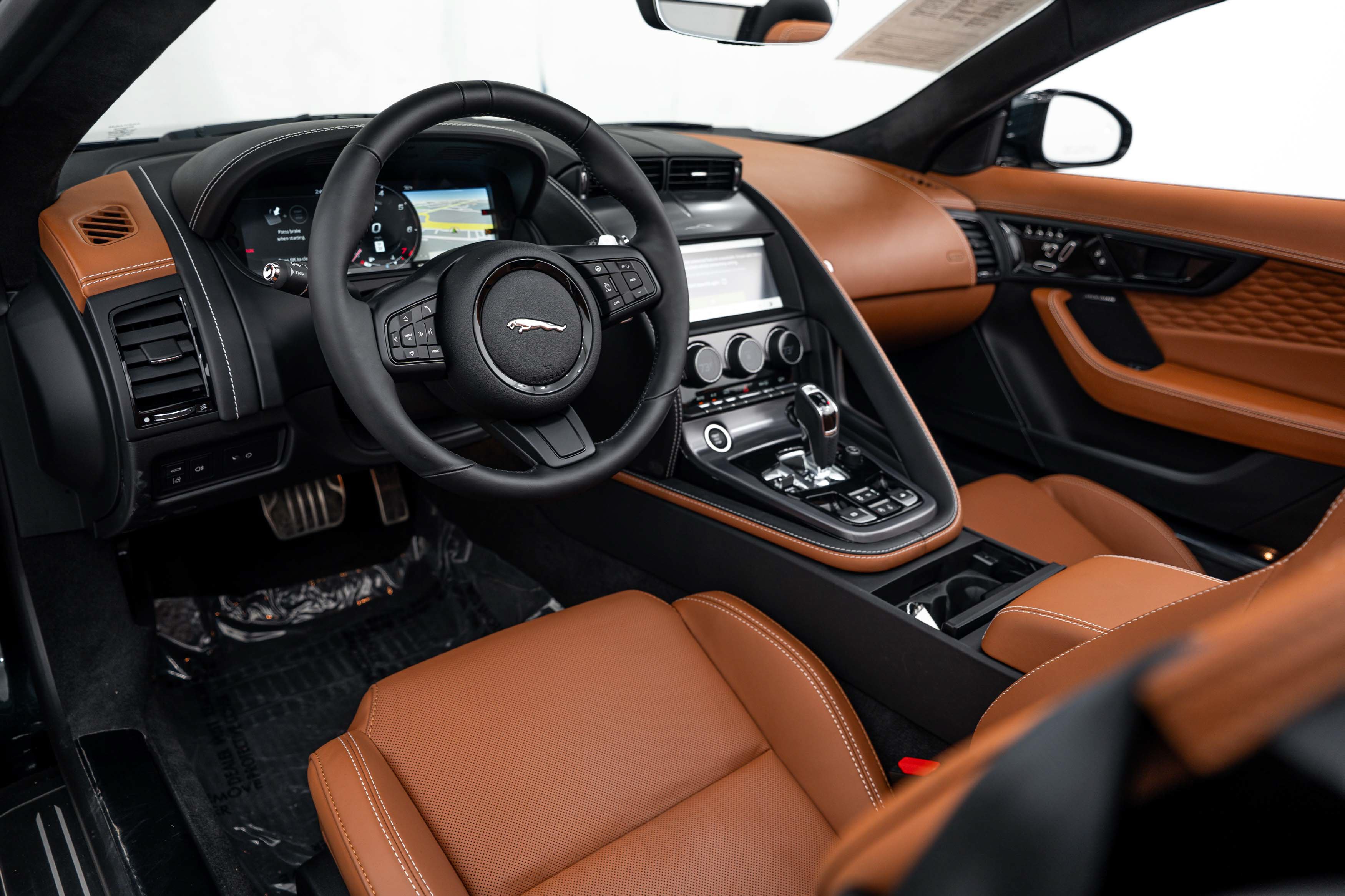 Used 2024 Jaguar F-TYPE Convertible AWD image 4