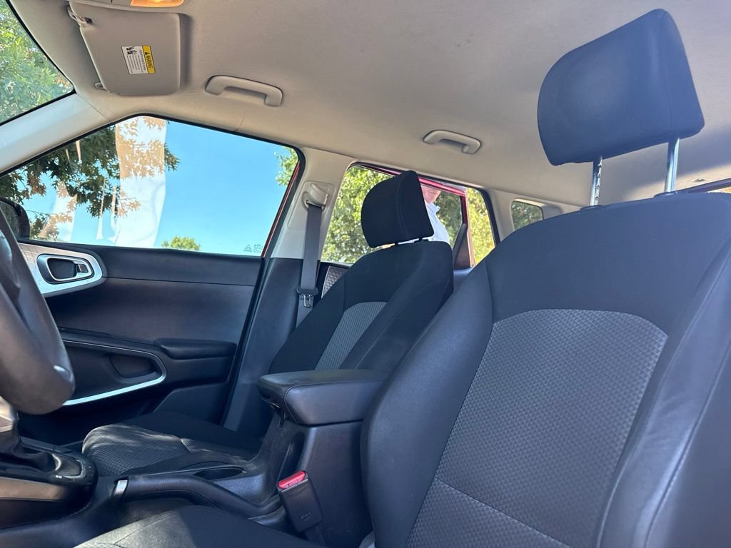 Used 2021 Kia Soul LX FWD image 25