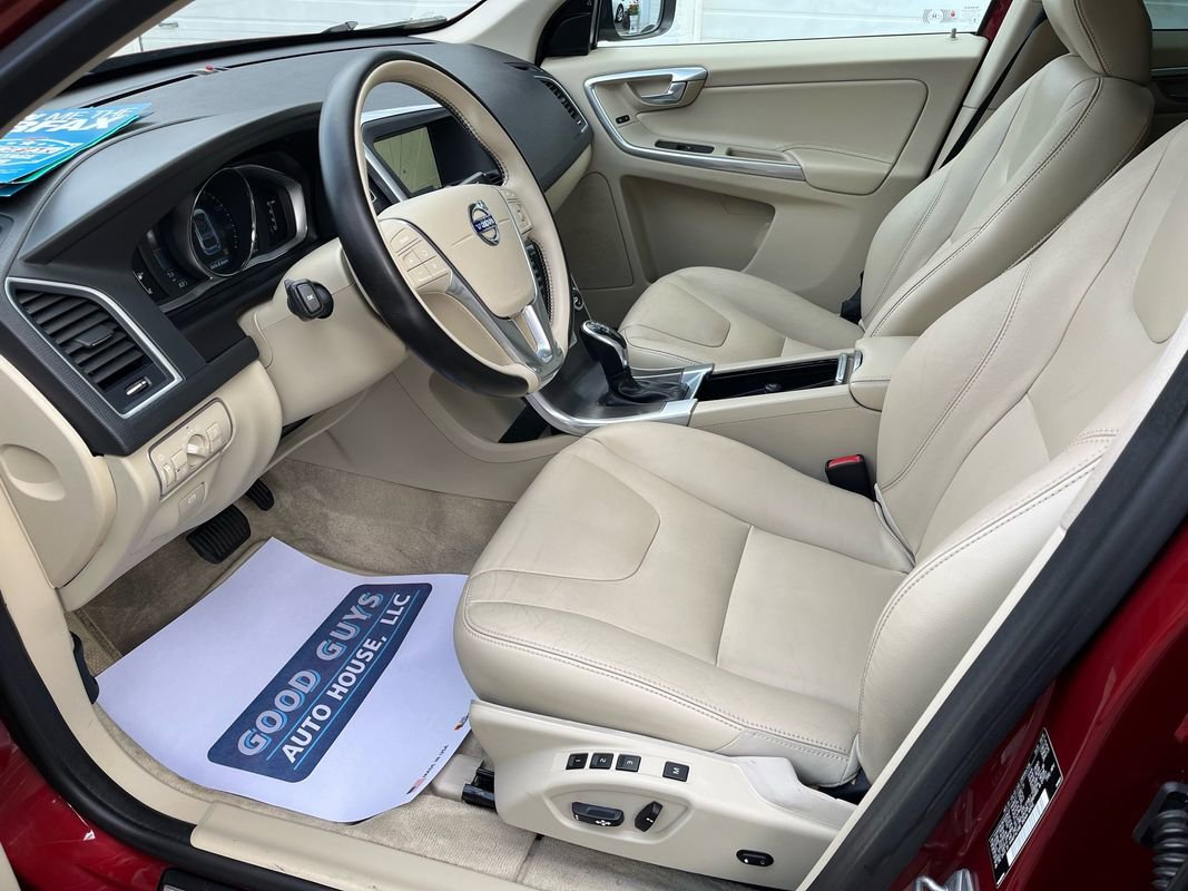 Used 2016 Volvo XC60 T6 w/ Proximity Package image 7
