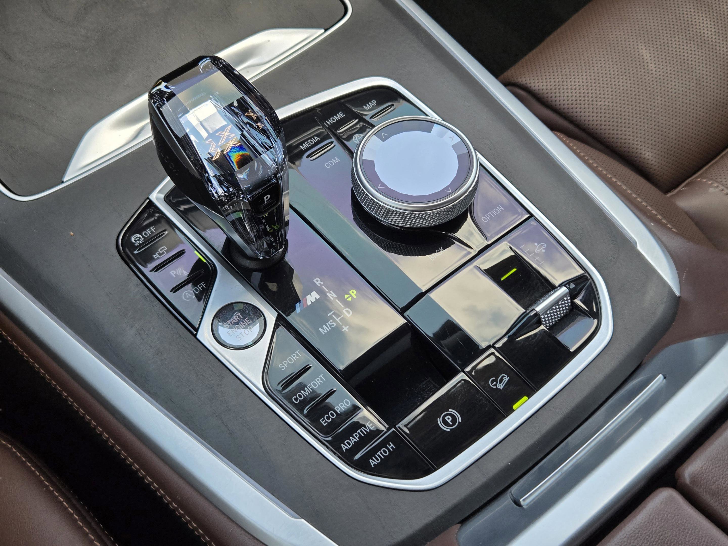 Used 2021 BMW X7 M50i image 16