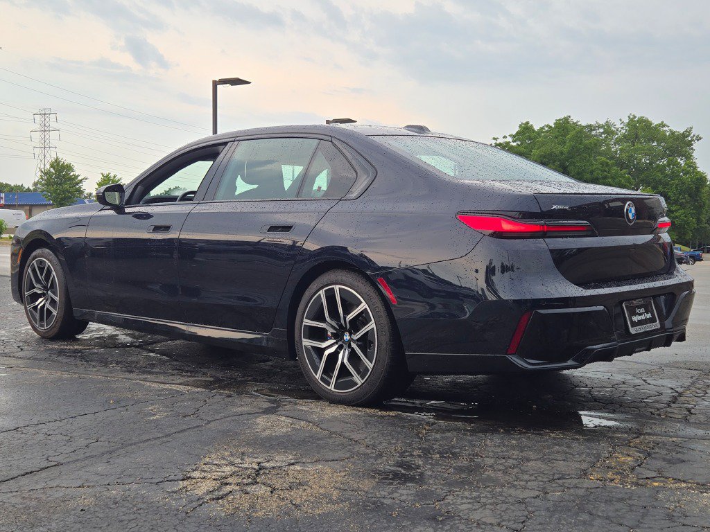 Used 2025 BMW 740i xDrive w/ Premium Package AWD/4WD image 19