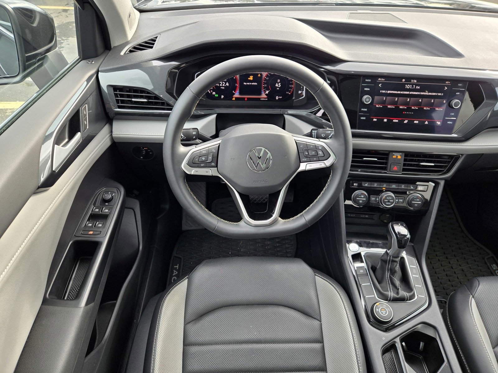 Used 2022 Volkswagen Taos SEL image 13