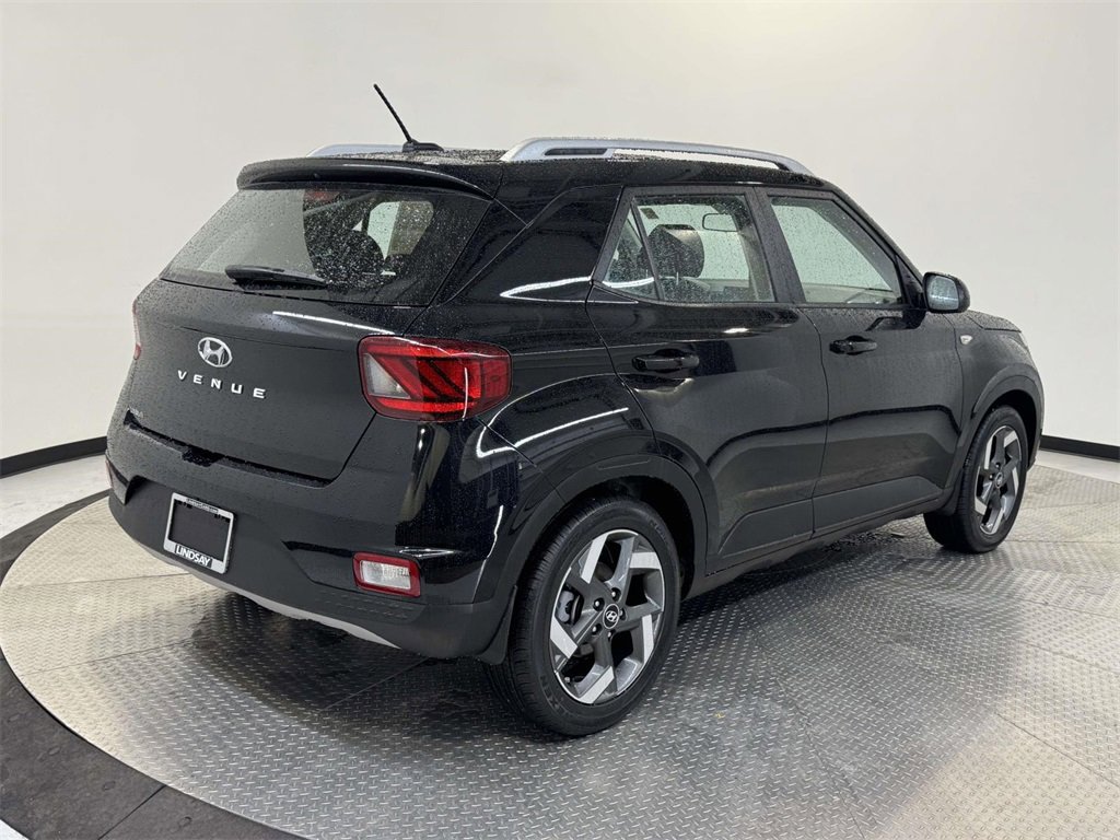 Used 2024 Hyundai Venue SEL image 7