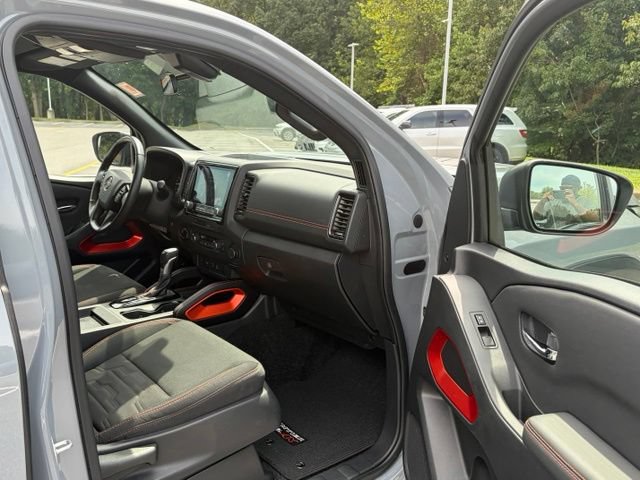 Used 2024 Nissan Frontier PRO-4X w/ Technology Package AWD/4WD image 27