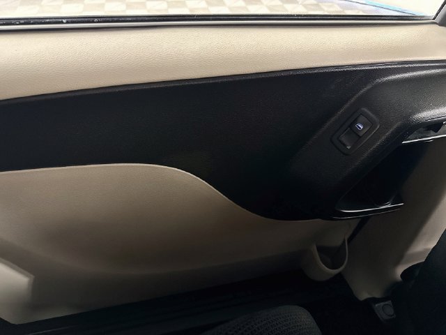 Used 2018 Dodge Grand Caravan SE w/ UConnect Hands-Free Group FWD image 22