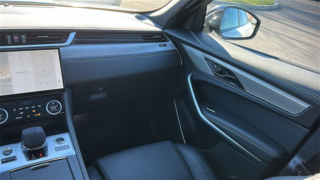 Certified 2025 Jaguar F-PACE R-Dynamic S image 22