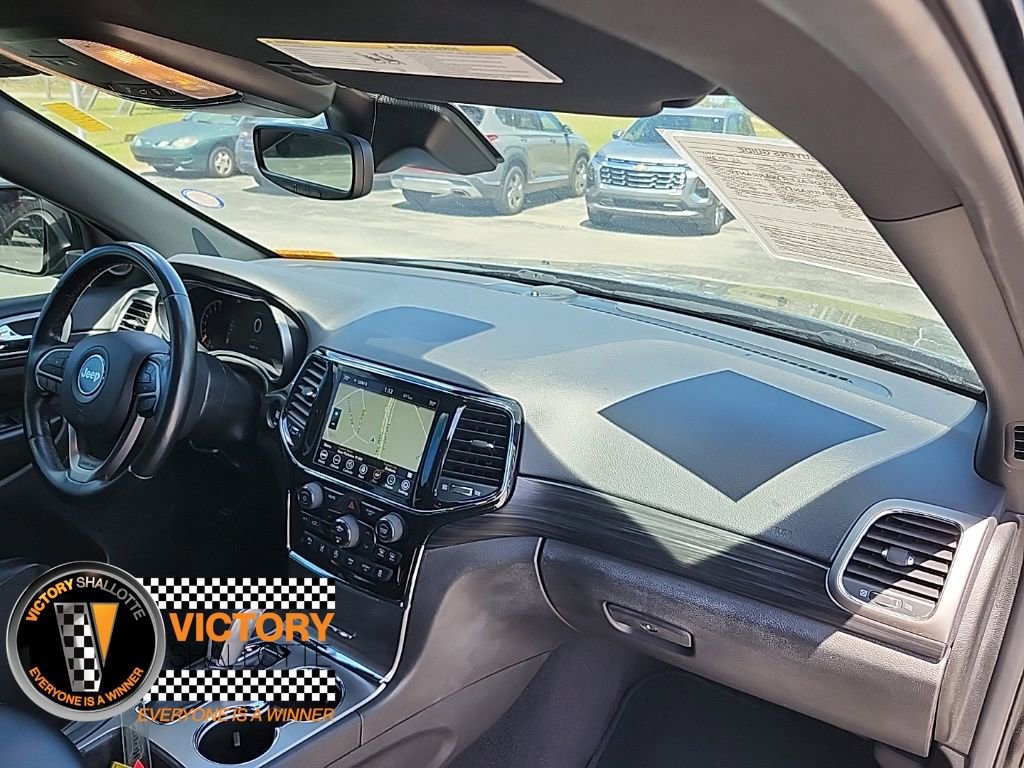 Certified 2022 Jeep Grand Cherokee Laredo X image 33