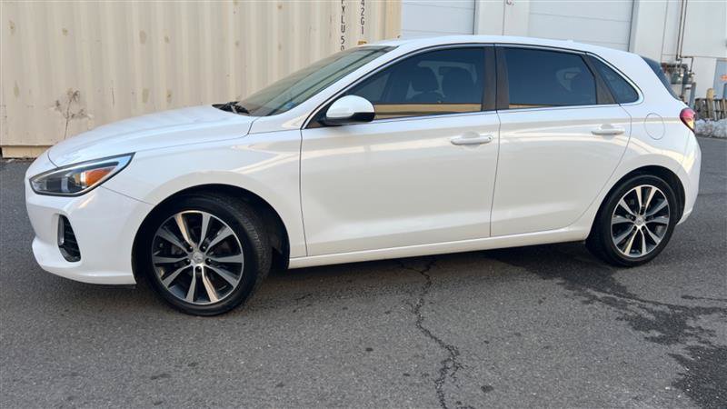 Used 2018 Hyundai Elantra GT FWD image 4