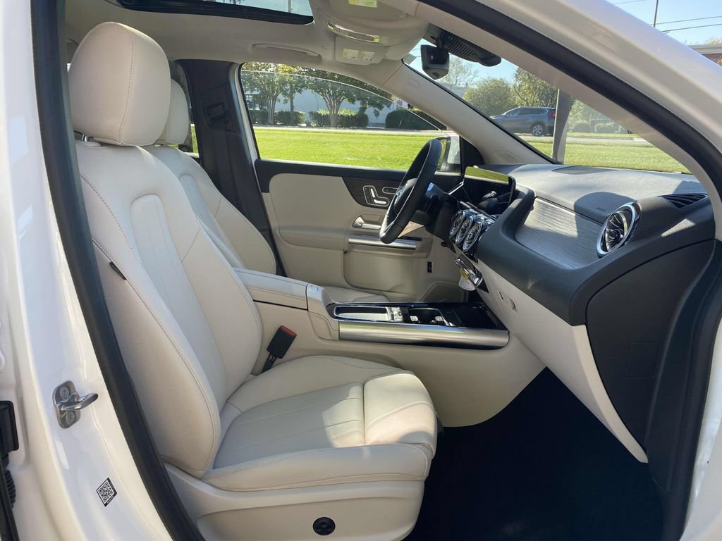 Certified 2025 Mercedes-Benz GLA 250 image 11