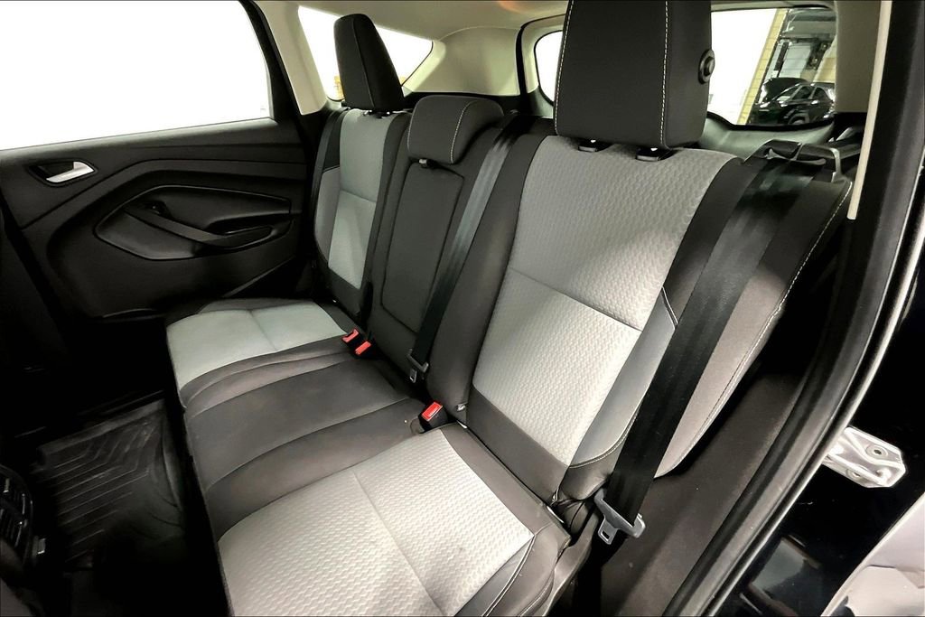 Used 2017 Ford Escape SE image 34
