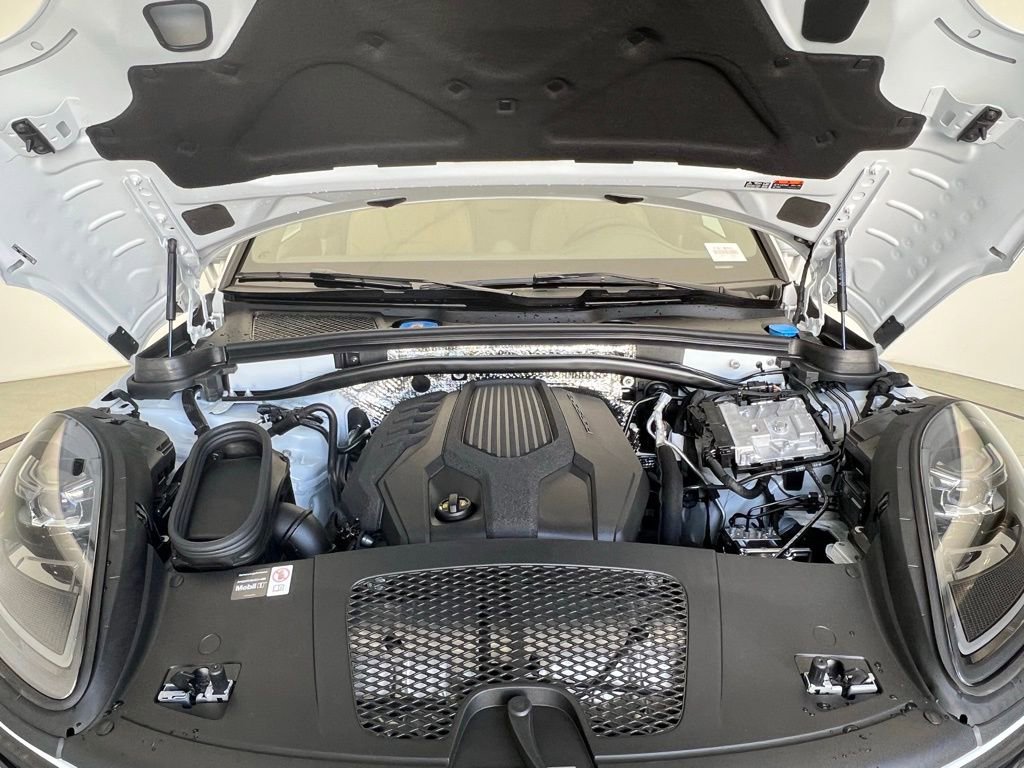 Used 2026 Porsche Macan AWD/4WD image 26