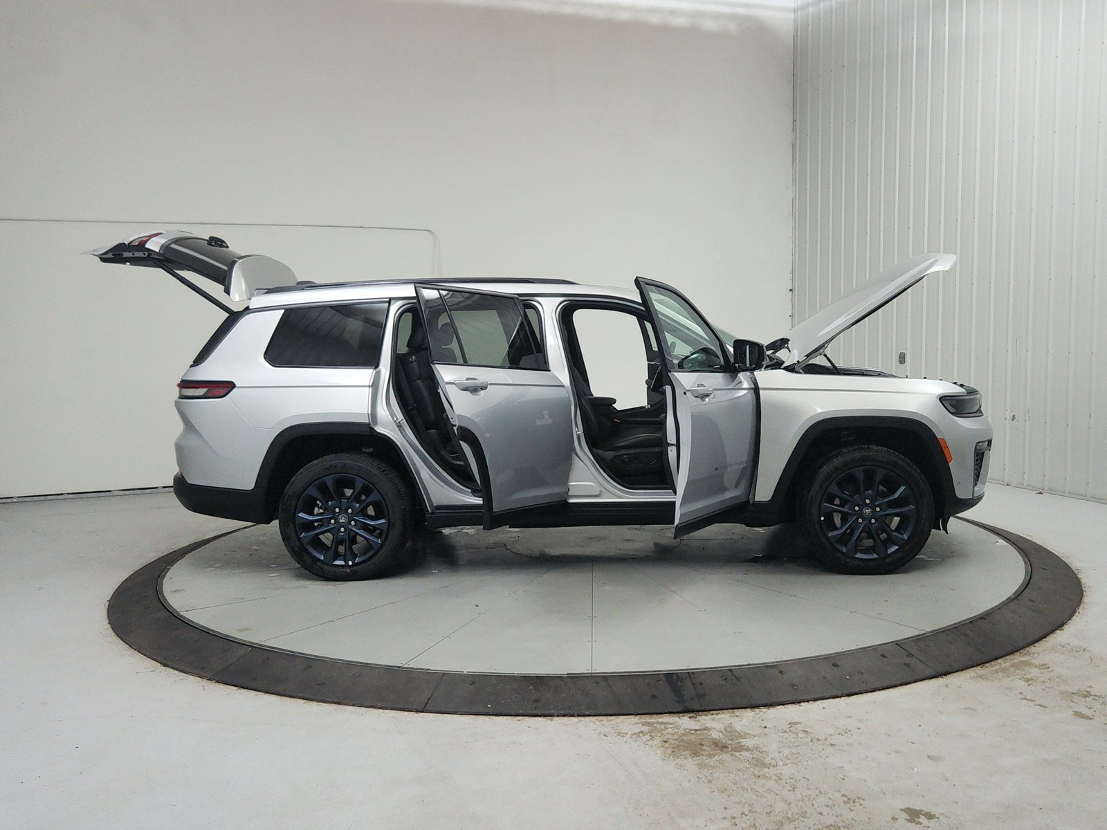 New 2026 Jeep Grand Cherokee L Limited AWD/4WD image 17