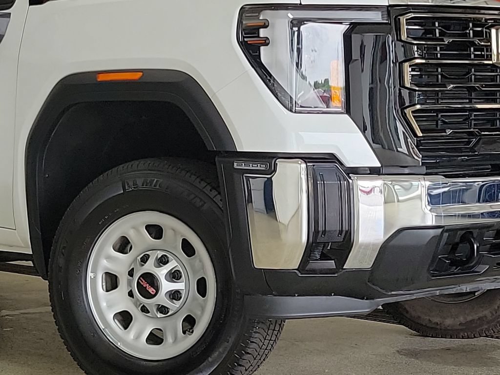 Certified 2024 GMC Sierra 2500 Pro AWD/4WD image 2