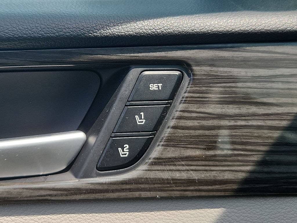 Used 2015 Hyundai Sonata Limited w/ Option Group 05 FWD image 20