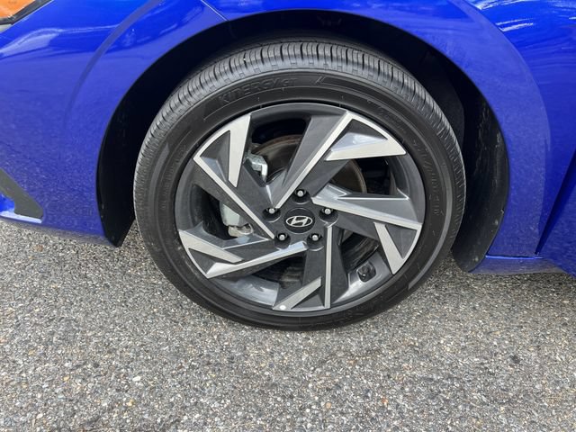 Used 2025 Hyundai Elantra SEL FWD image 11